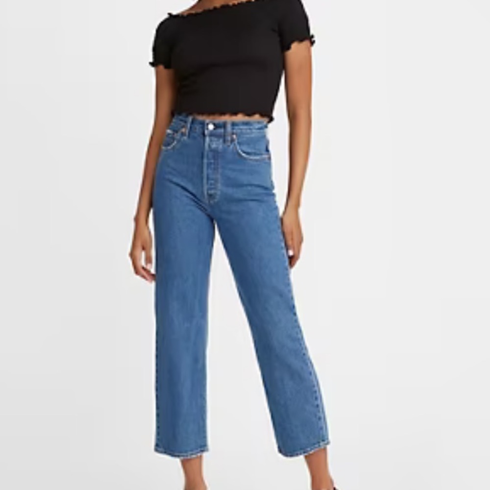 Levi’s Ribcage Straight Ankle Button fly size 30